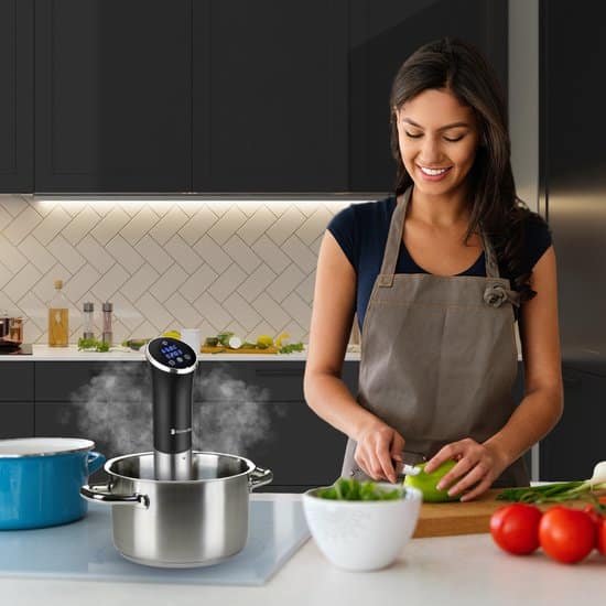 KitchenBrothers Sous Vide Stick - Complete Set met Kookboek - tot 95°C - 1200W - Zwart/RVS - Afbeelding 6