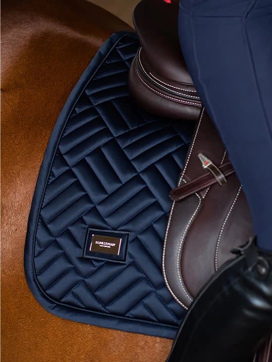 Equestrian Stockholm Zadeldek Modern Tech Navy Maze Donkerblauw - Donkerblauw - dressuur Paard - Afbeelding 2