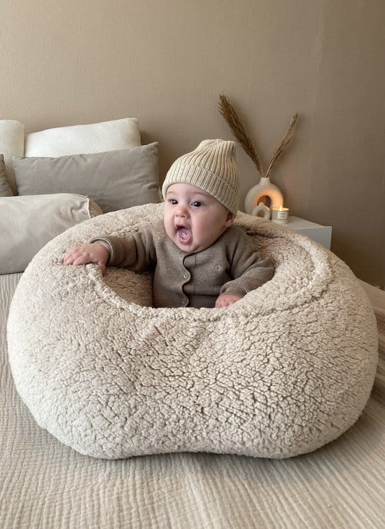 Teddy neutrale relaxhoes voedingskussenhoes, maak van je voedingskussen een relax kussen voor de baby. - Afbeelding 2