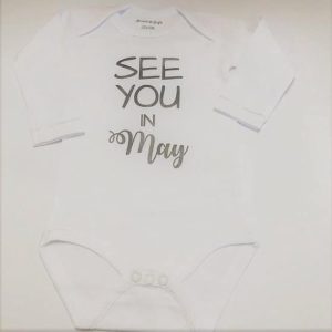 Baby Rompertje aankondiging zwangerschap Zwangerschapsaankondiging maand See you in May Mei | Lange mouw | wit | maat 50/56 | Cadeau voor de...